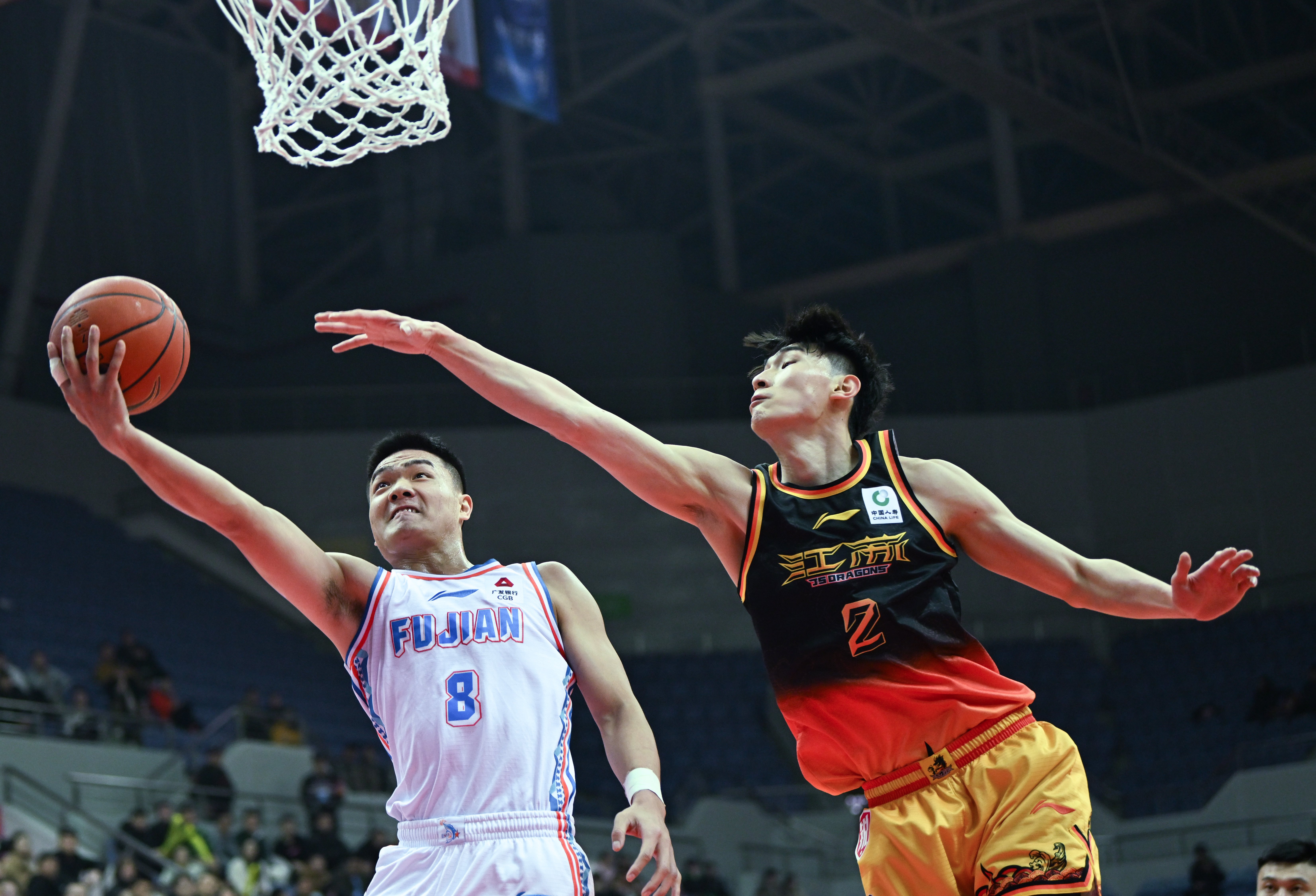 包含江苏男篮主场大胜，展现出强大实力的词条